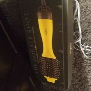 The Double Shot Oval Blow-Dryer Brush